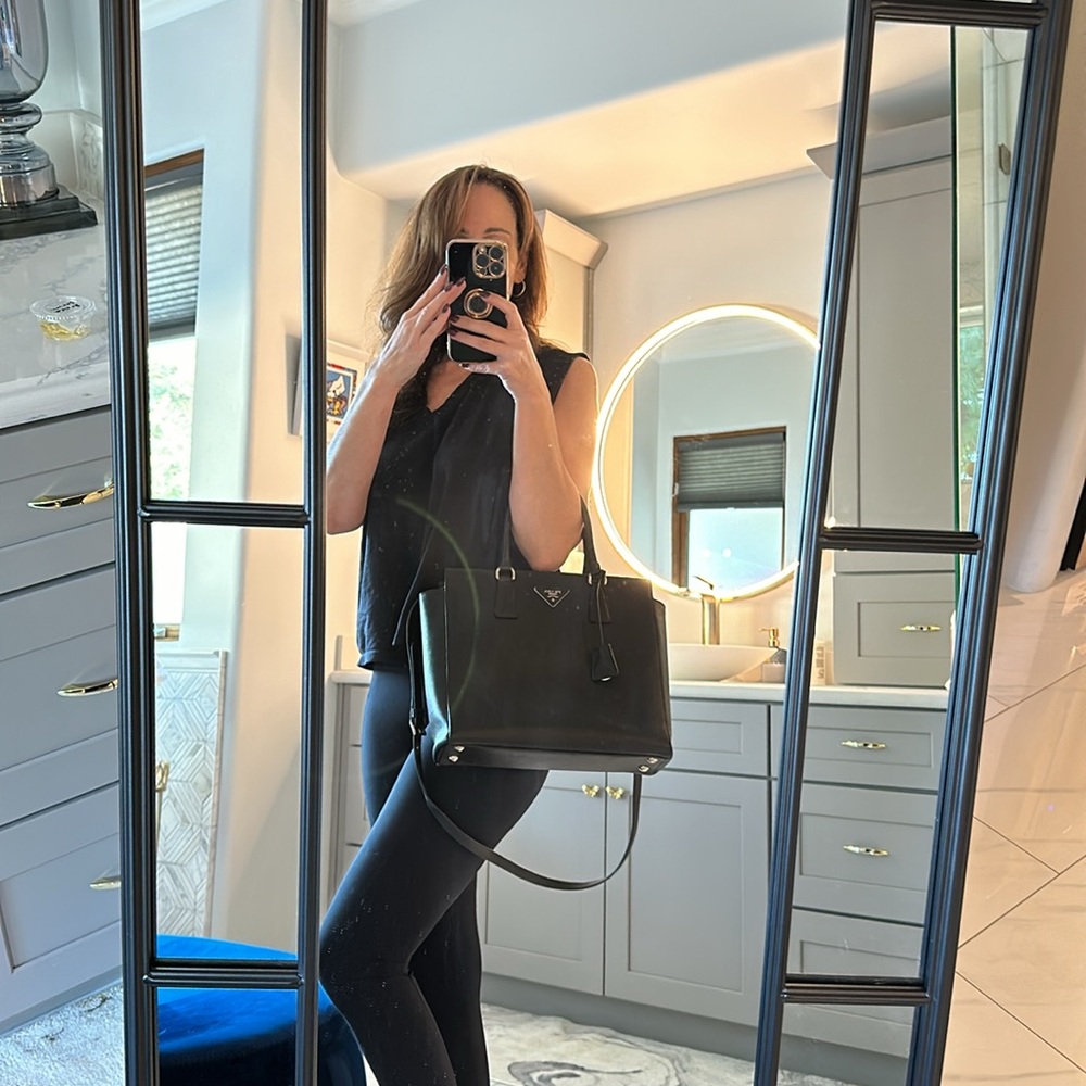 Prada Saffiano bag and wallet as new. 2 way to wear it! - Picture 12 of 12